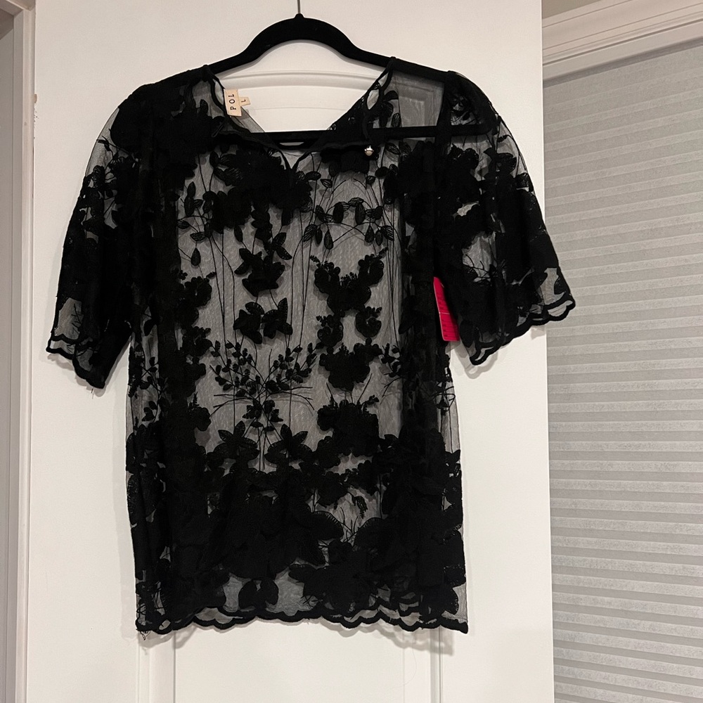 Black lace short sleeve shirt with floral designs